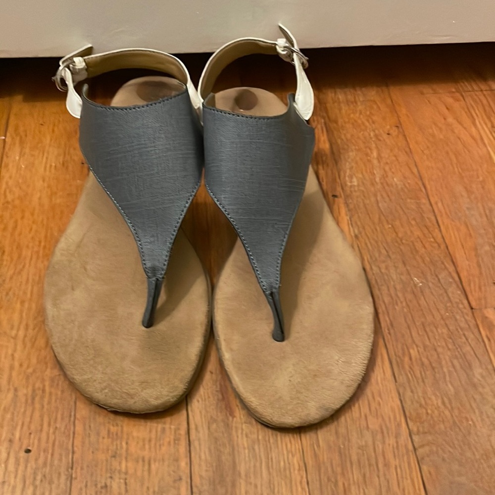 Aerosoles barely worn flat sandals, great condition, womens size 8 US sizing